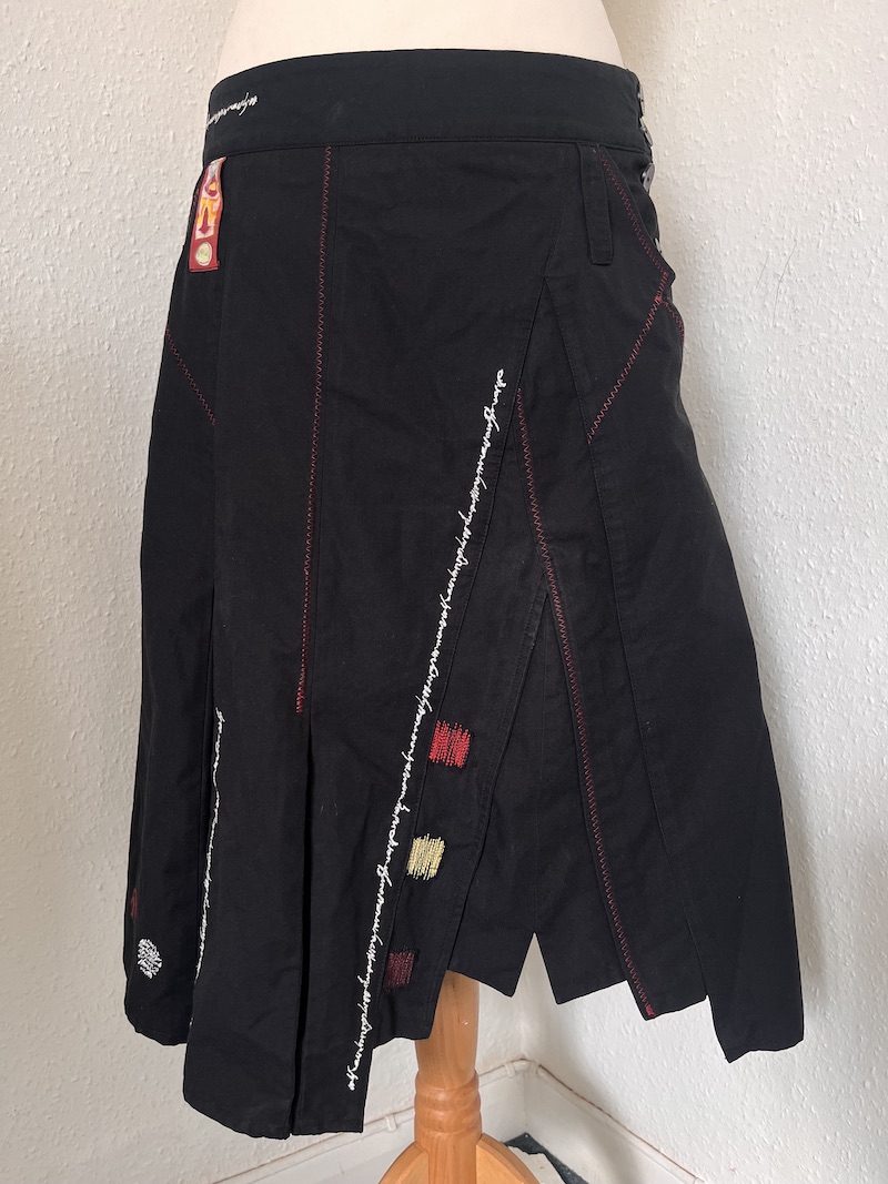 Black Blazer and Skirt Set - size 12 - Image 6